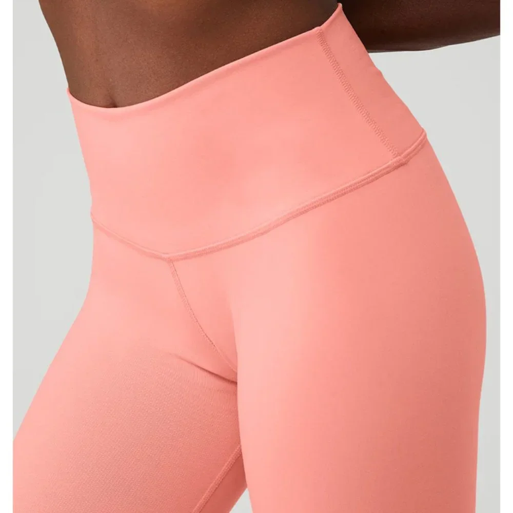 ALO Yoga sculpts lifts